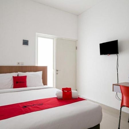 Reddoorz Syariah Near Lapangan Pancasila Simpang Lima Hostel Semarang Ngoại thất bức ảnh