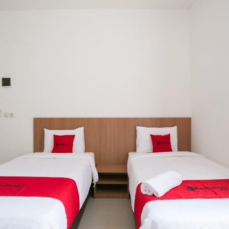 Reddoorz Syariah Near Lapangan Pancasila Simpang Lima Hostel Semarang Ngoại thất bức ảnh