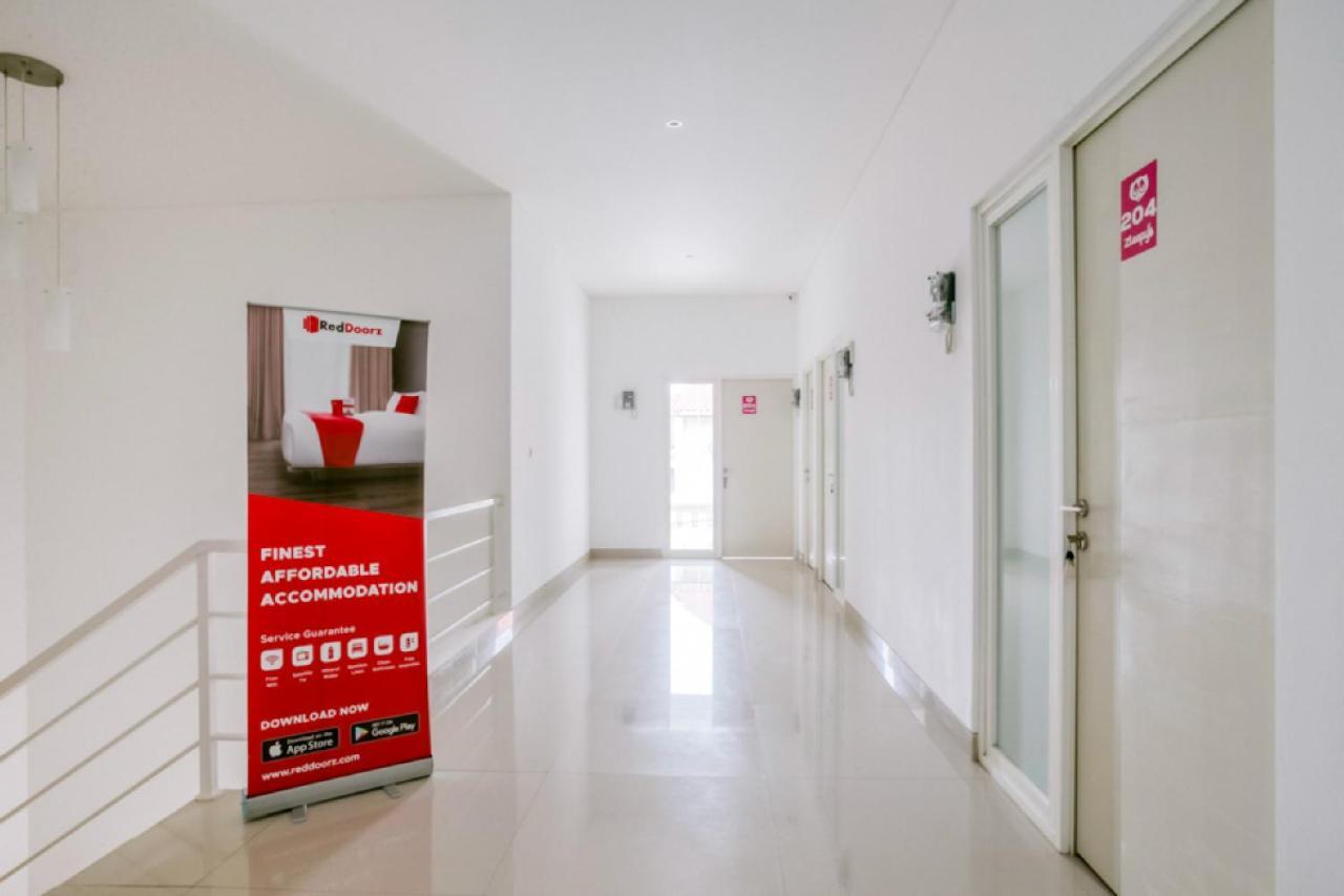 Reddoorz Syariah Near Lapangan Pancasila Simpang Lima Hostel Semarang Ngoại thất bức ảnh