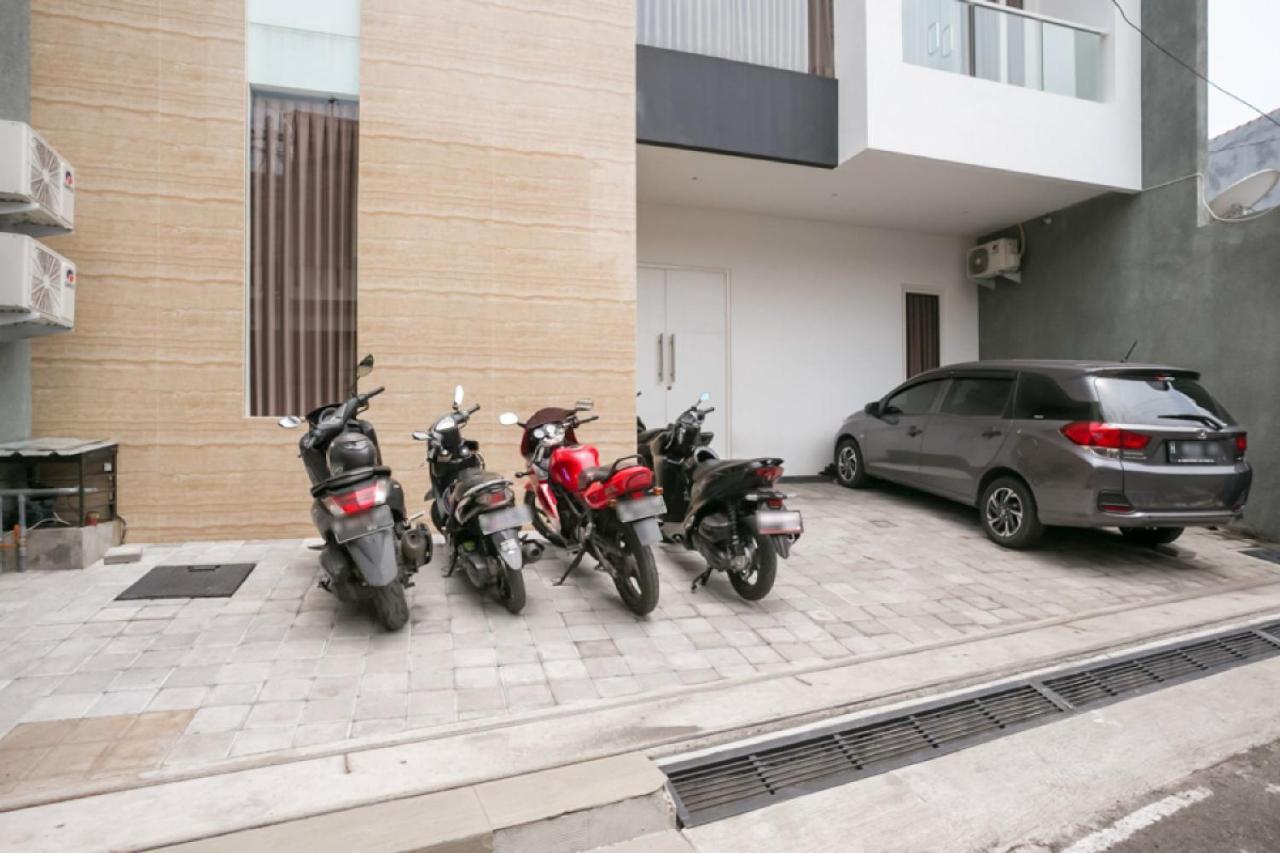 Reddoorz Syariah Near Lapangan Pancasila Simpang Lima Hostel Semarang Ngoại thất bức ảnh